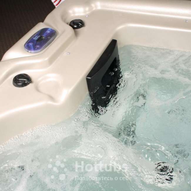 Viking Spas Aurora 3